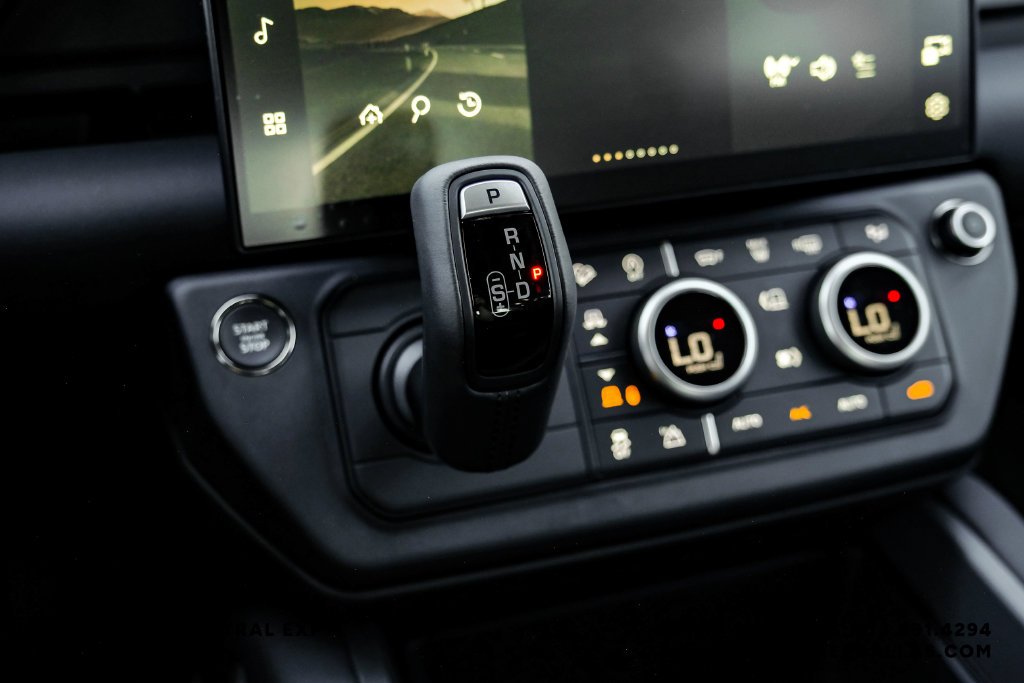 New 2026 Fuji White Land Rover X-Dynamic SE image 23