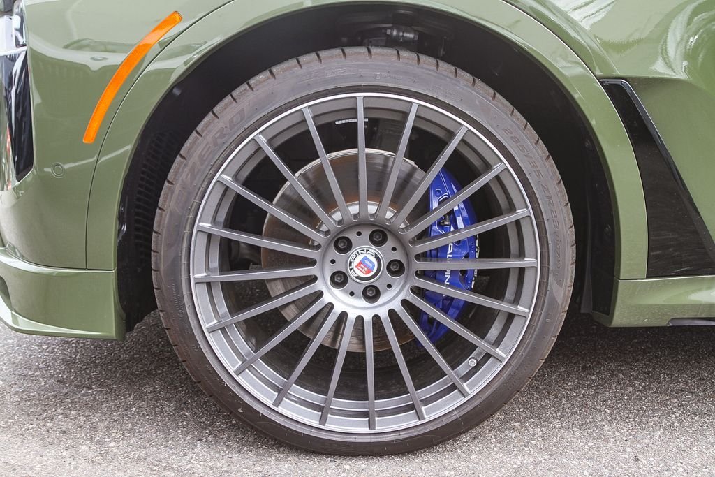2026 BMW X7 ALPINA XB7 - Photo 9