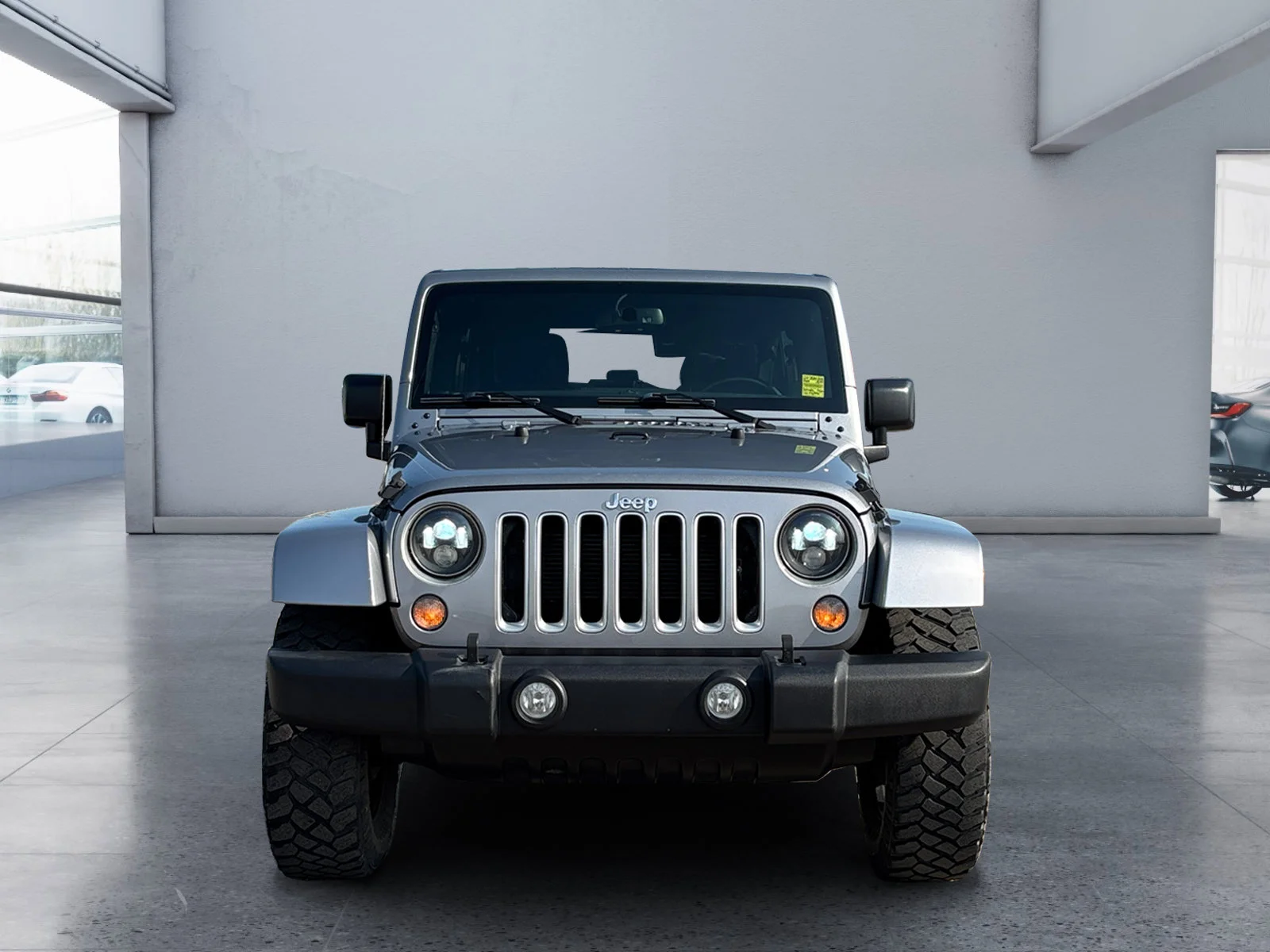 Used 2016 Silver Jeep Sahara image 8