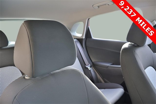 2023 Hyundai Kona SE photo 3