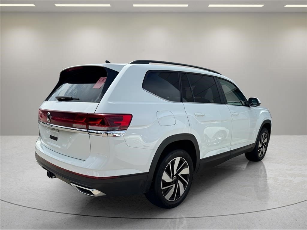 Used 2024 Pure White Volkswagen 2.0T SE w/Technology image 4