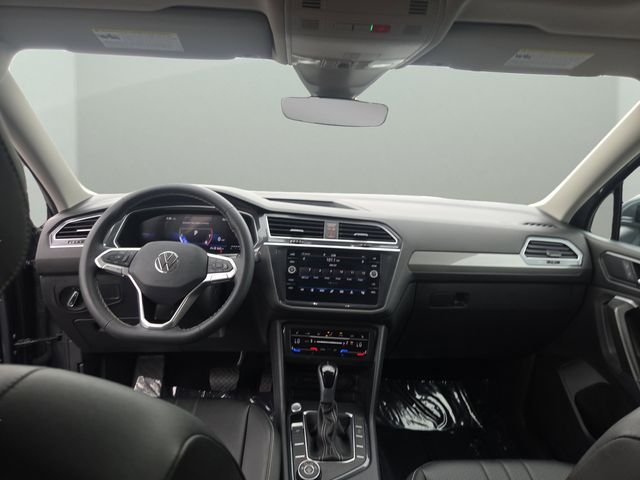 3VVMB7AX8RM040127