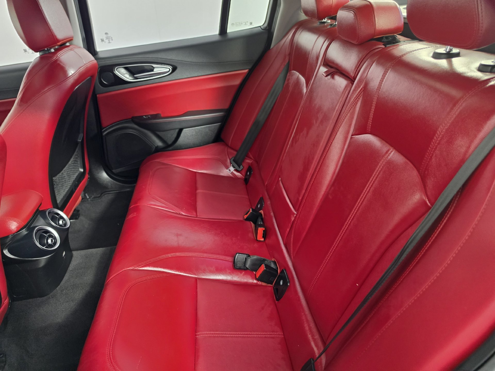 2017 Alfa Romeo Giulia Base - Photo 28