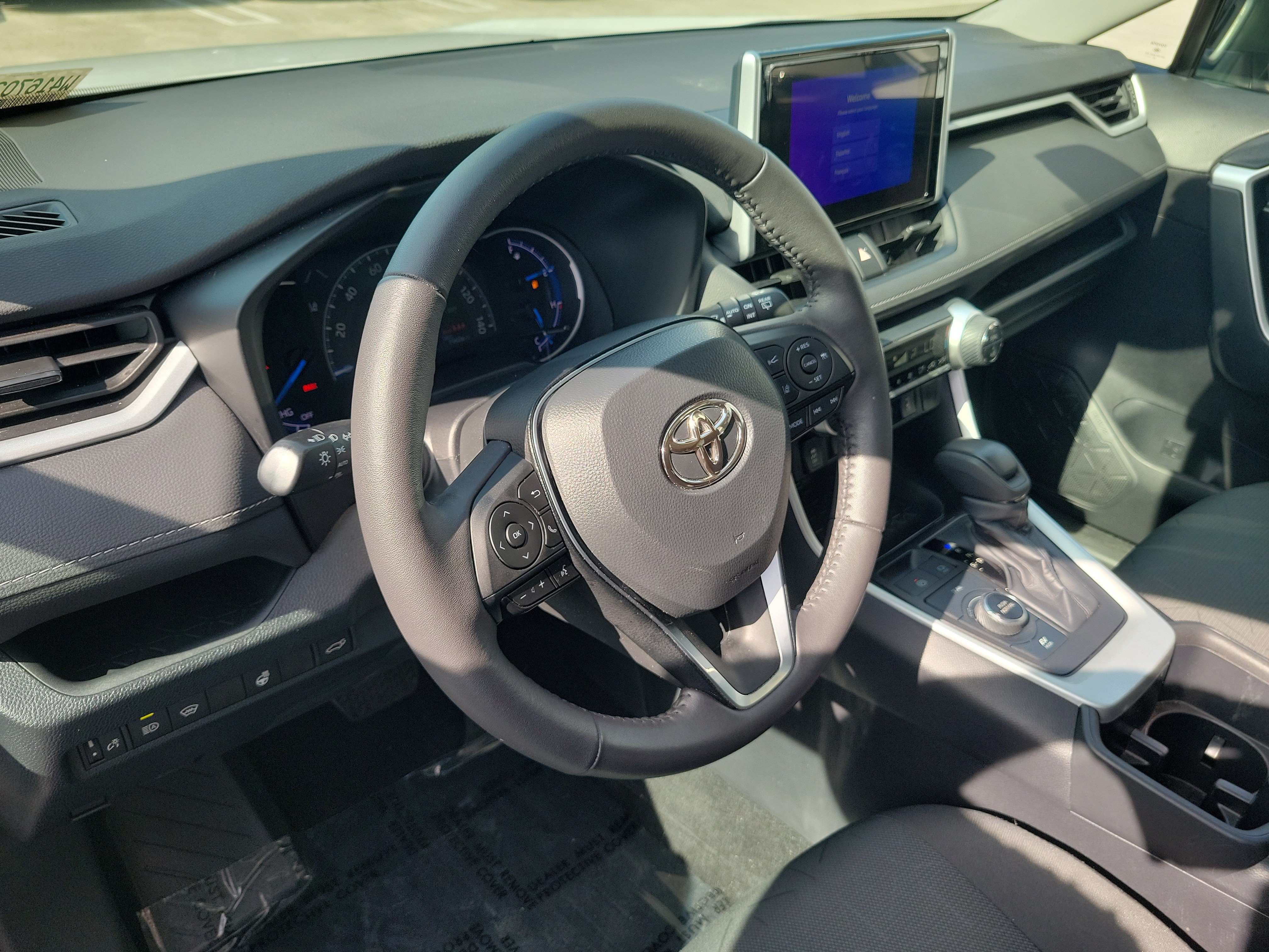 Used 2024 Ice Toyota Hybrid XLE image 24