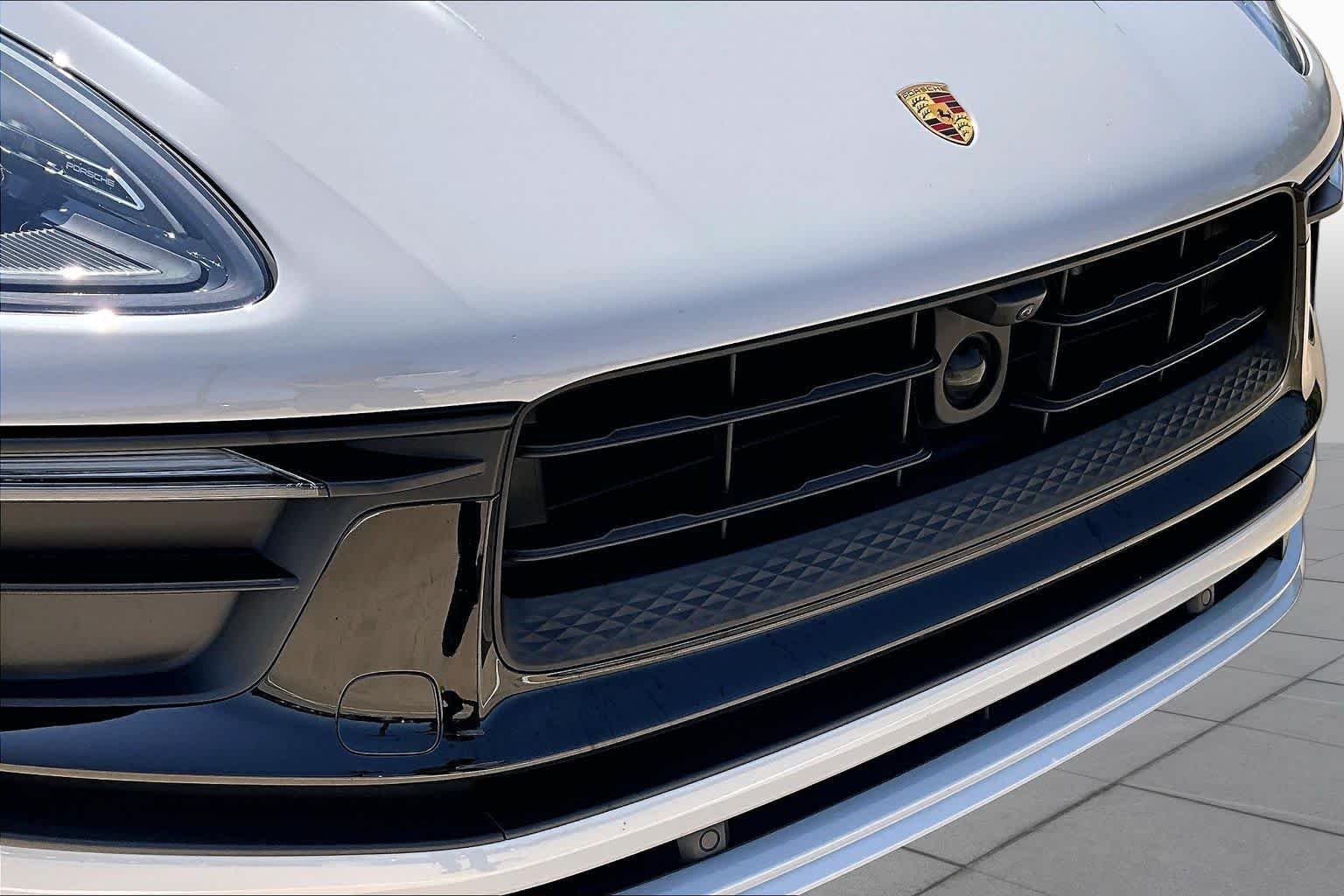 Used 2023 Volcano Grey Metallic Porsche  image 30