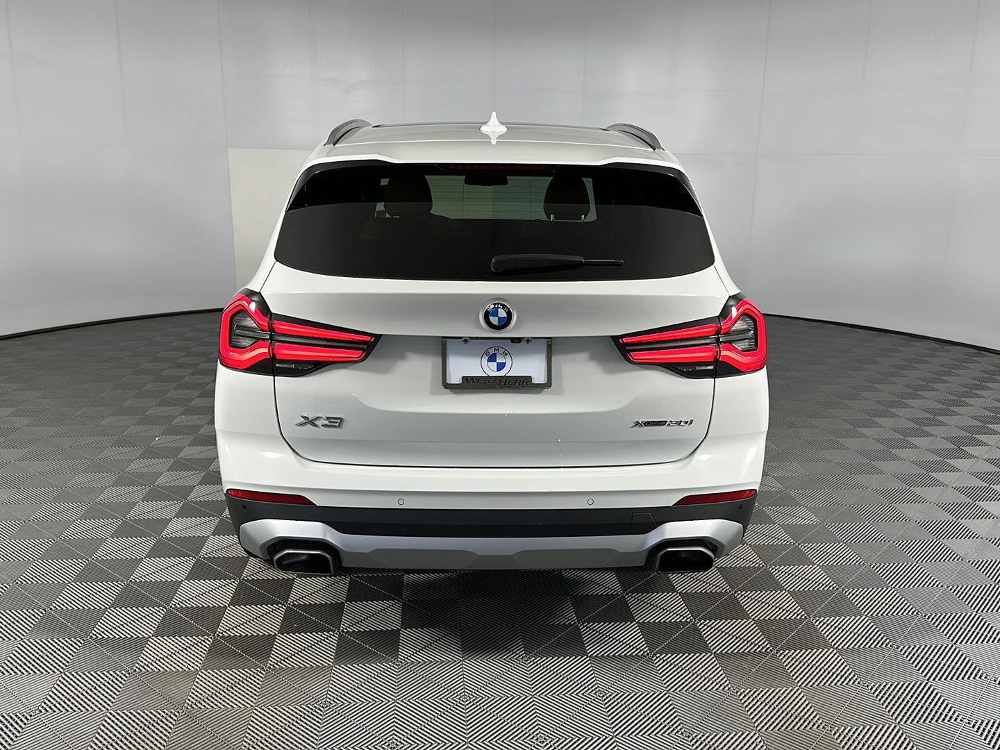 Used 2022 Alpine White BMW xDrive30i image 31