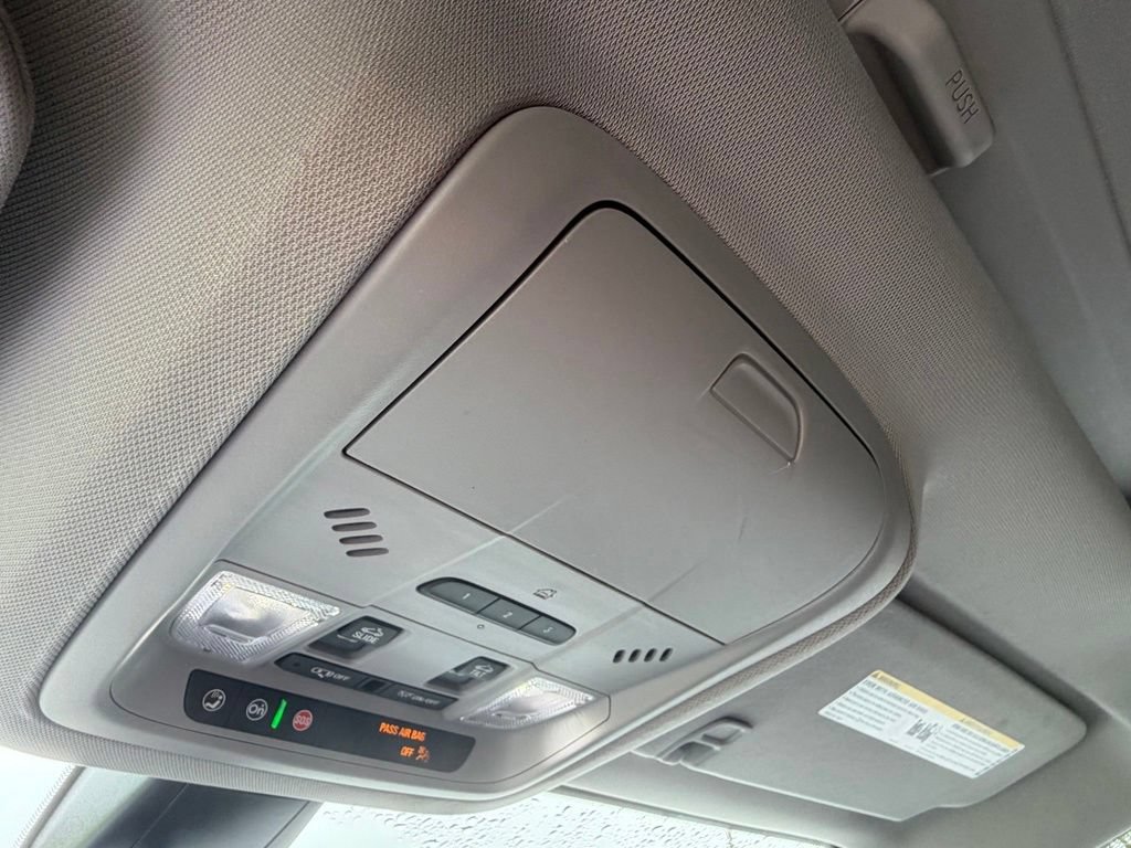 Used 2022 Summit White GMC SLE image 19
