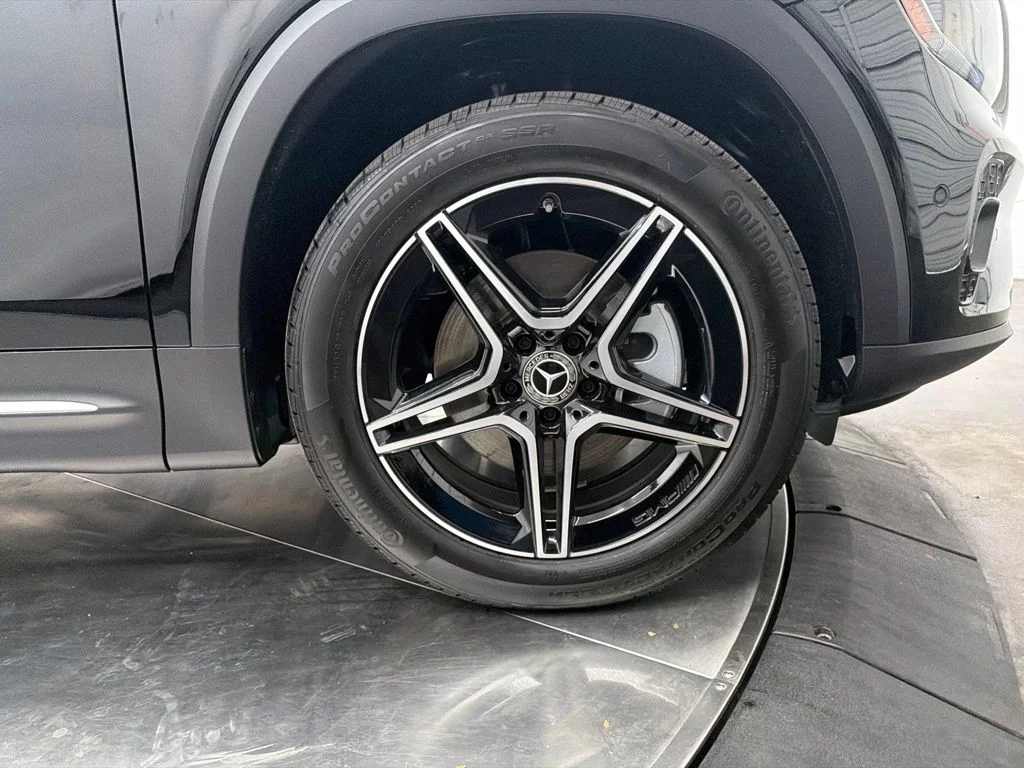 New 2026 Black Mercedes-Benz GLB 250 image 9
