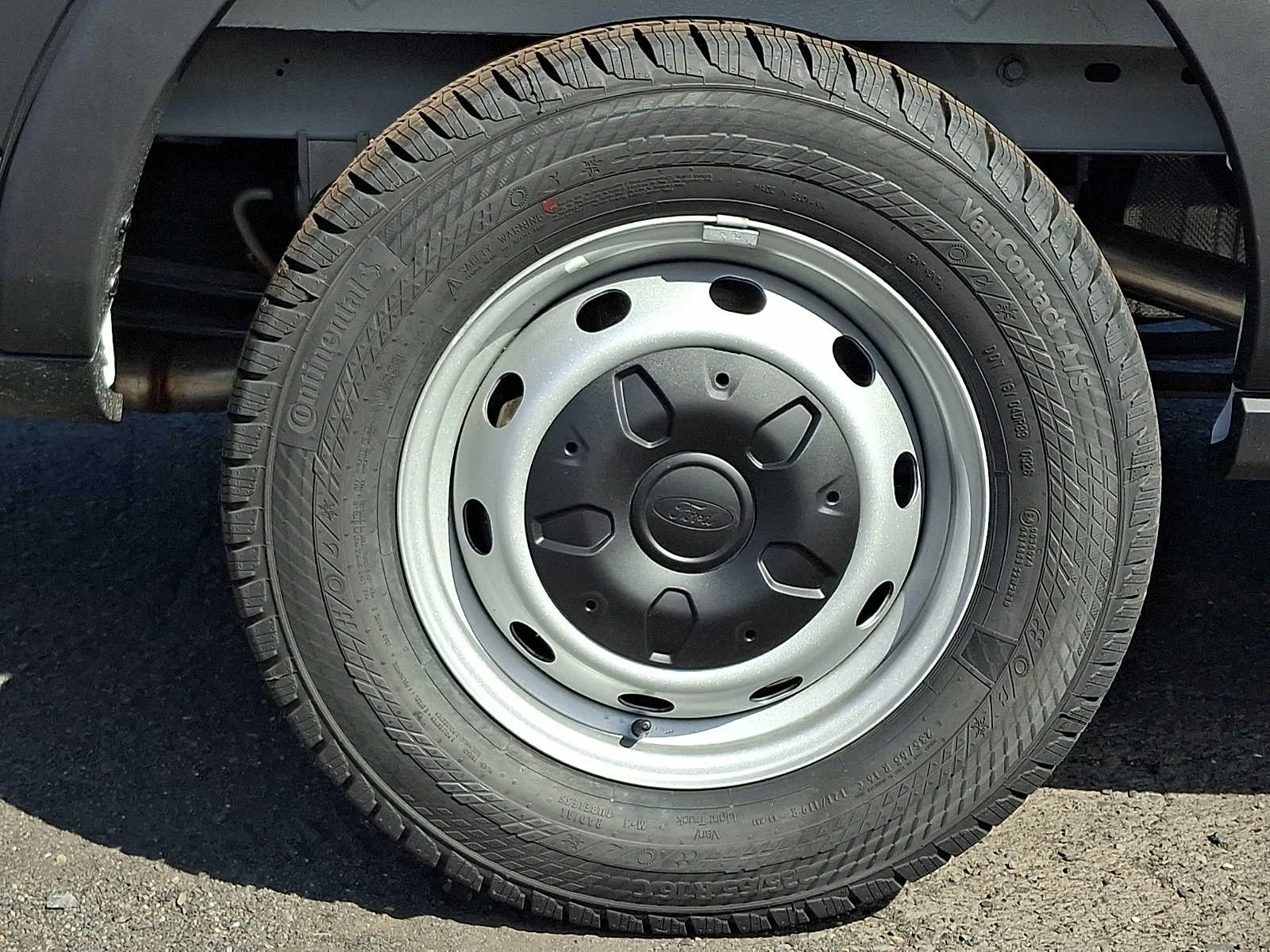 New 2026 Oxford White Ford Cargo Van image 7