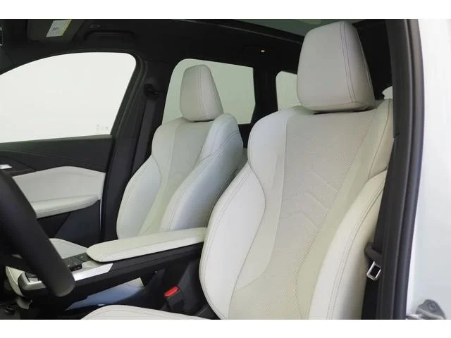 New 2027 Mineral White Metallic BMW xDrive28i image 9