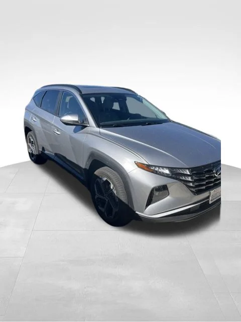 Used 2023 Silver Hyundai SEL image 3