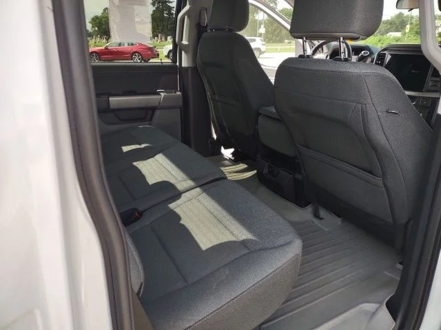 Certified Used 2025 Oxford White Ford XLT image 20
