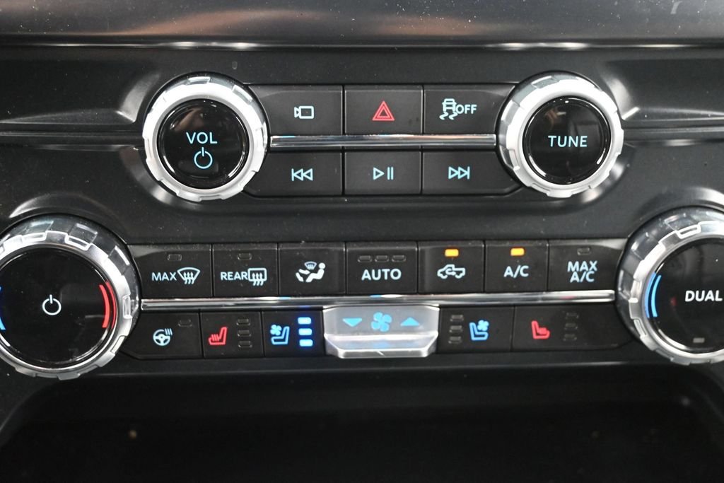 Used 2025 Black Ford Lariat image 20