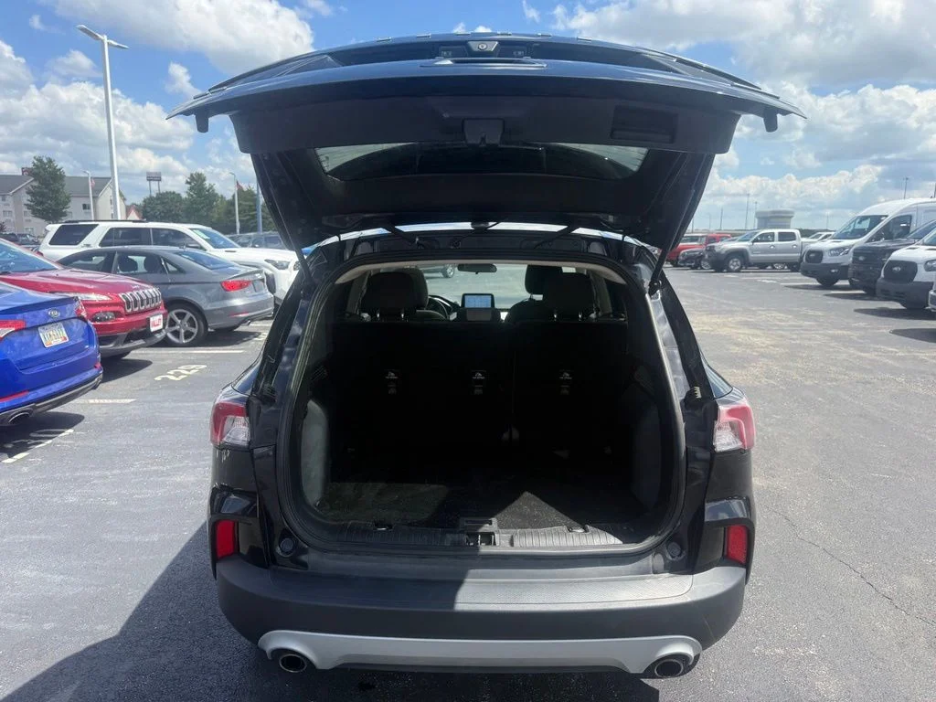 Used 2020 Black Ford SE image 42
