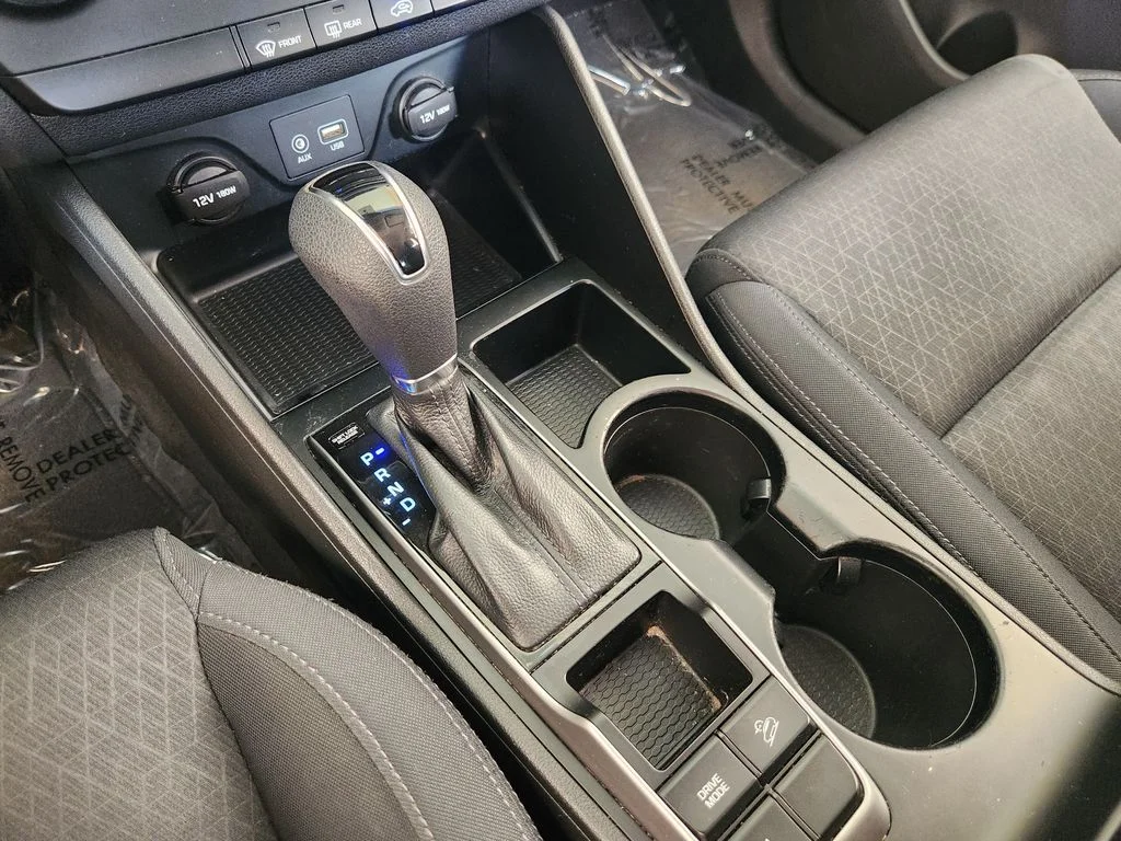 Used 2016 Ash Black Hyundai SE image 22