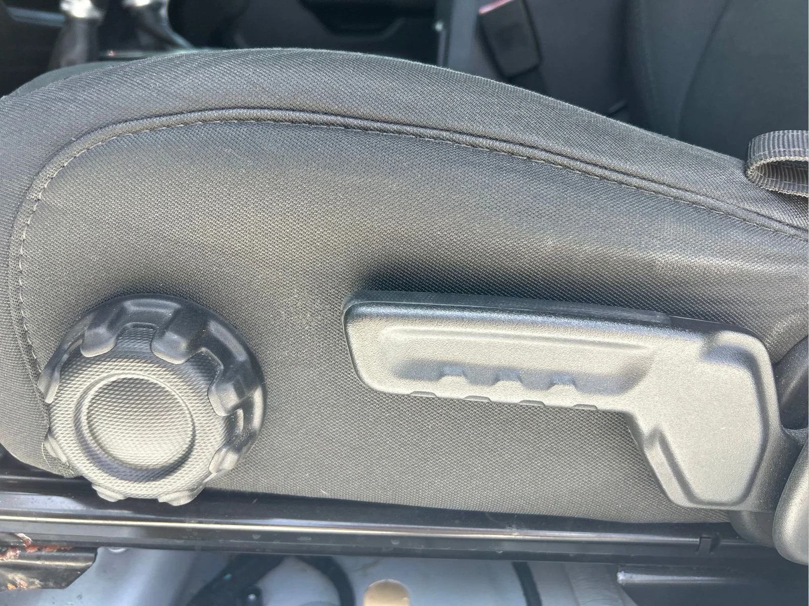 Used 2020 Bright White Clearcoat Jeep Sport image 26