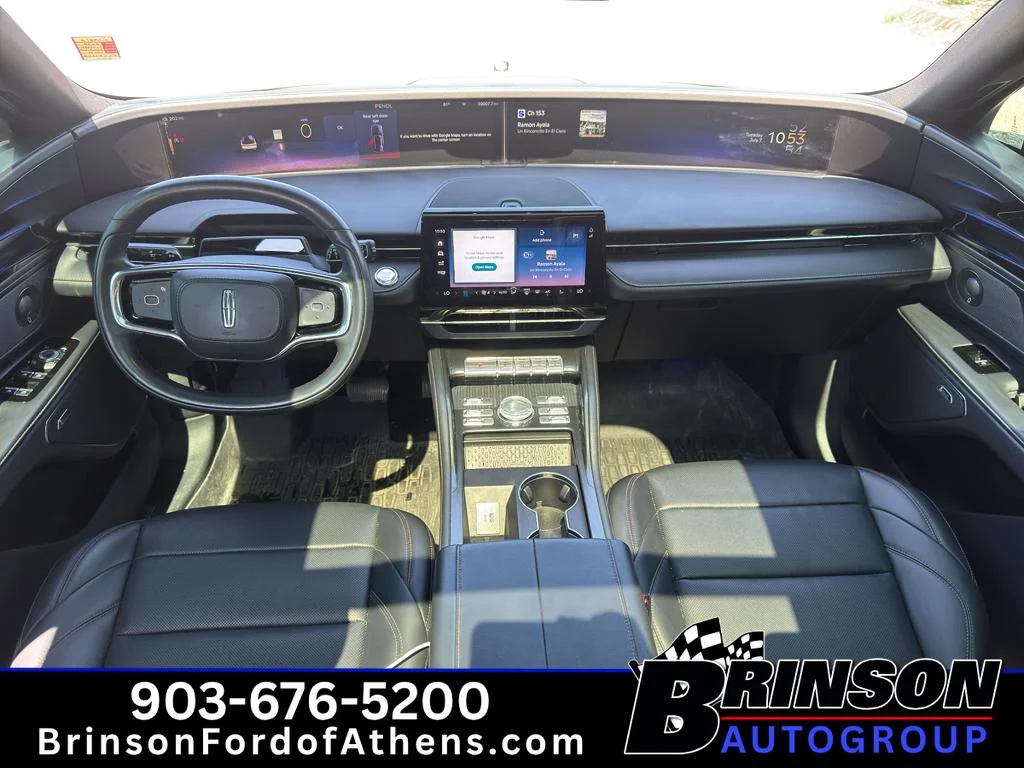 Used 2024 White Platinum Tri-Coat Metallic Lincoln Premiere image 18