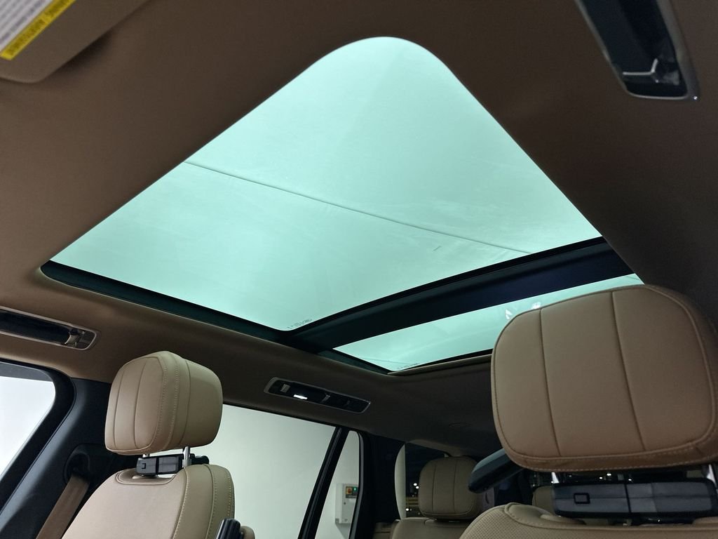 New 2026 Varesine Blue Metallic Land Rover SE image 11