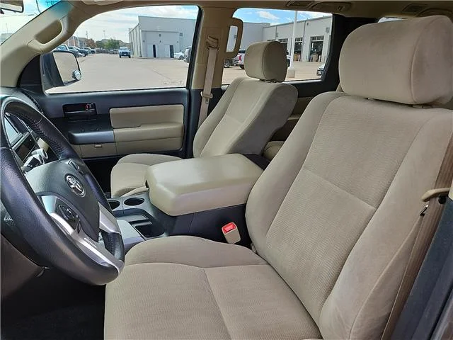 Used 2017 Pyrite Mica Toyota SR5 4x2 image 12