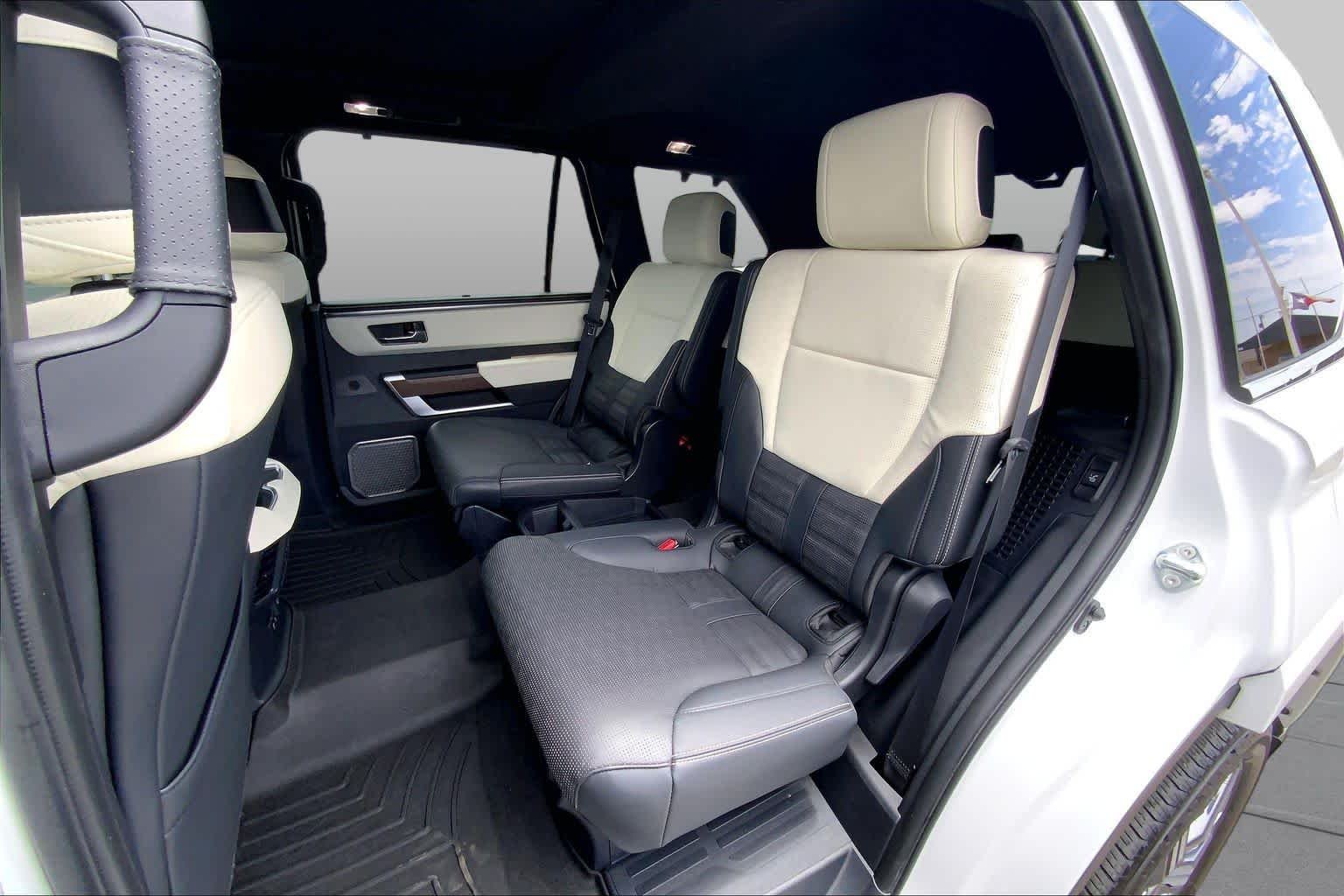 Used 2024 Wind Chill Pearl Toyota Capstone image 21