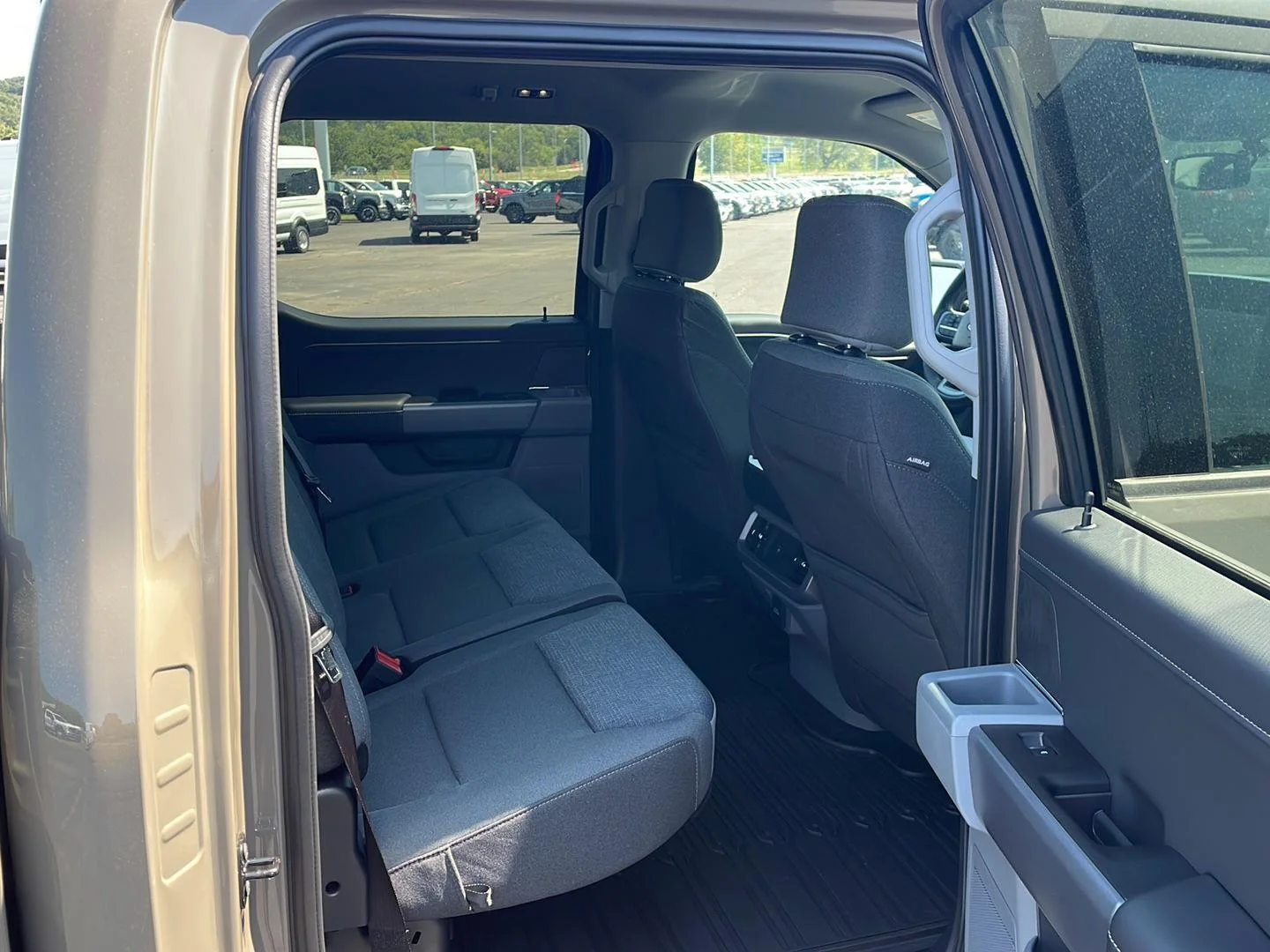 New 2026 Marsh Gray Ford XLT image 29