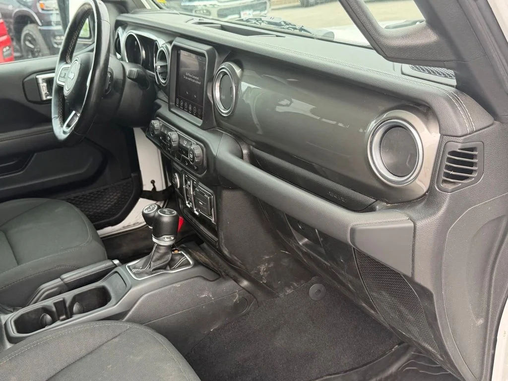 Used 2021 White Jeep Unlimited Sahara image 35