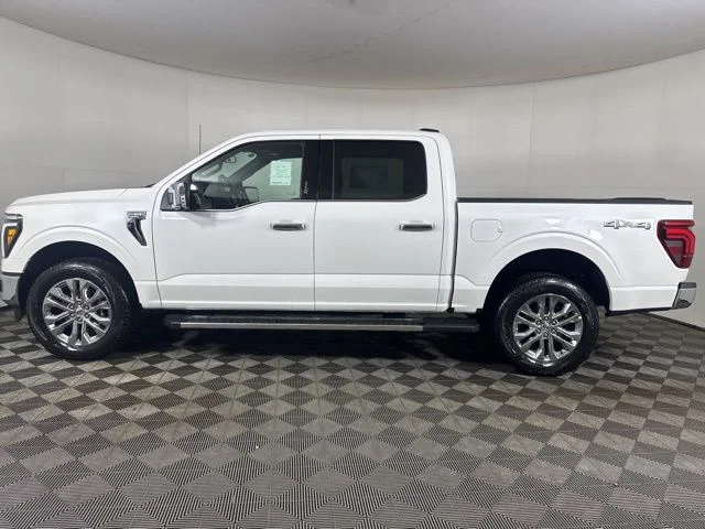 New 2026 Star White Metallic Tri-Coat Ford Lariat image 7