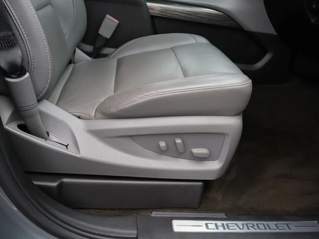 Used 2018 Gray Chevrolet LT image 12