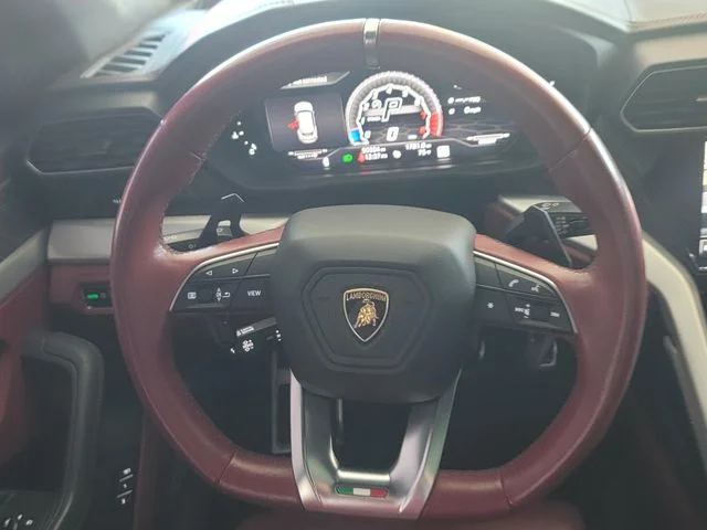 Used 2020  Lamborghini Base image 14