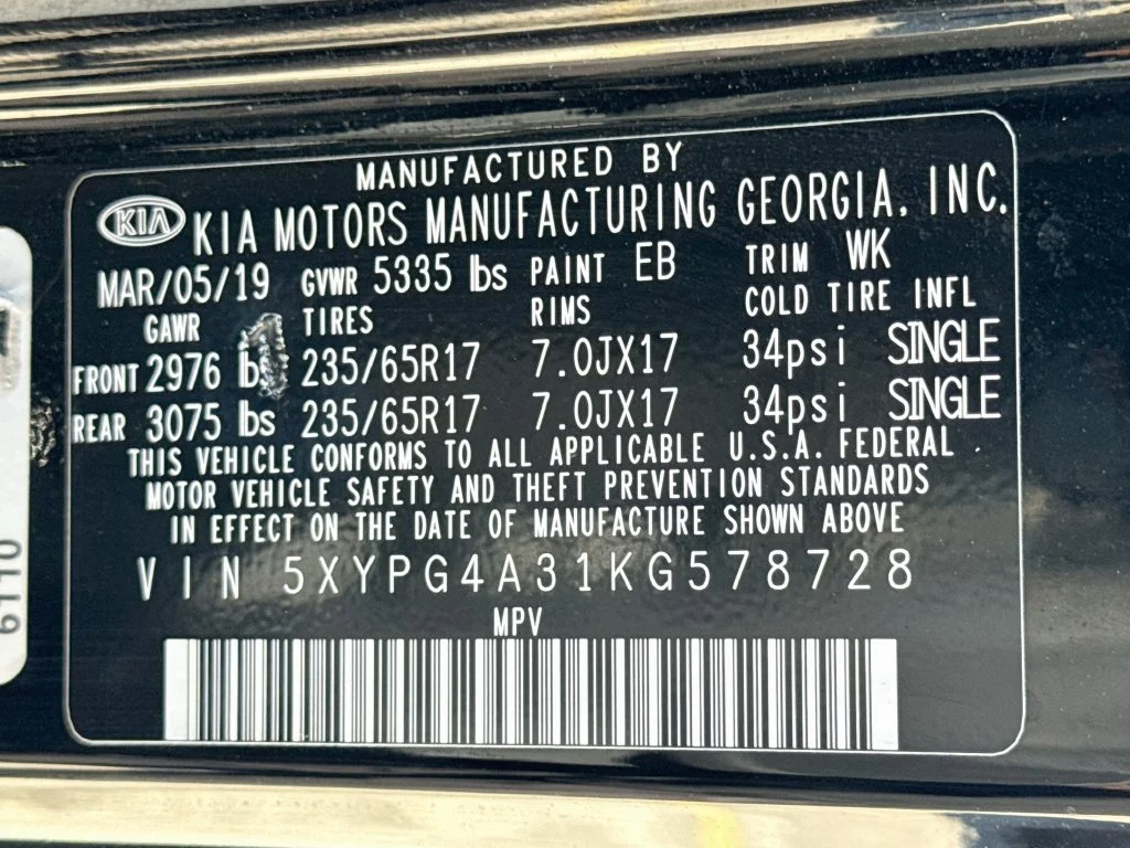 Used 2019 Black Kia L image 38