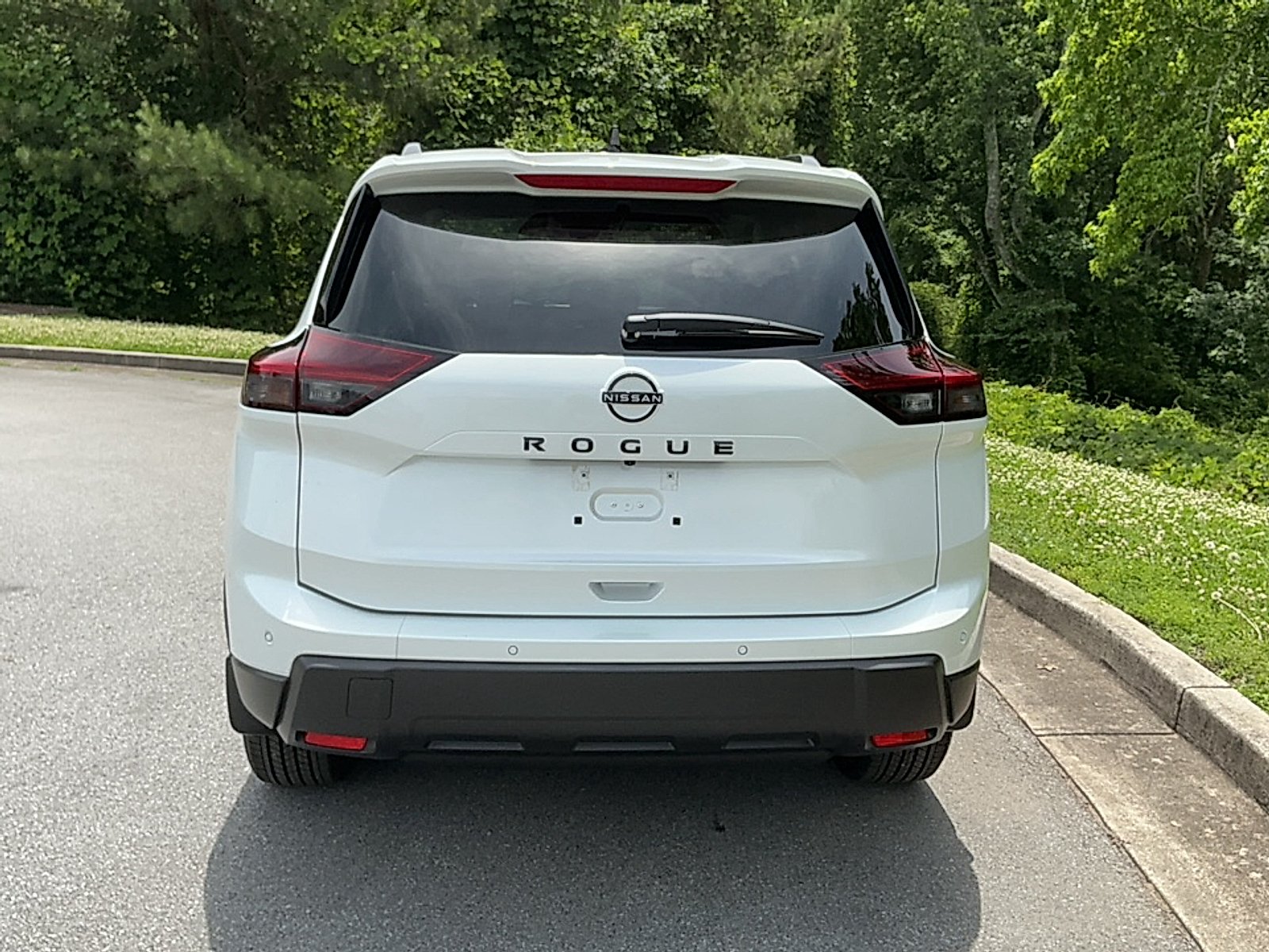 New 2026 Boulder Gray Pearl Nissan SV image 16