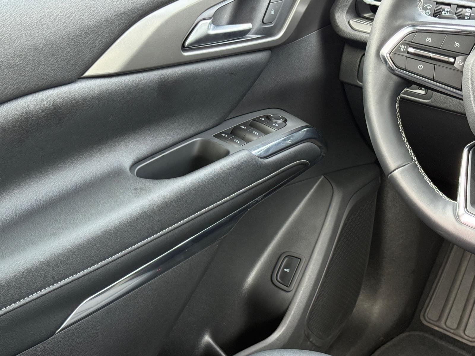 Used 2026 Mosaic Black Metallic Chevrolet FWD LT image 25