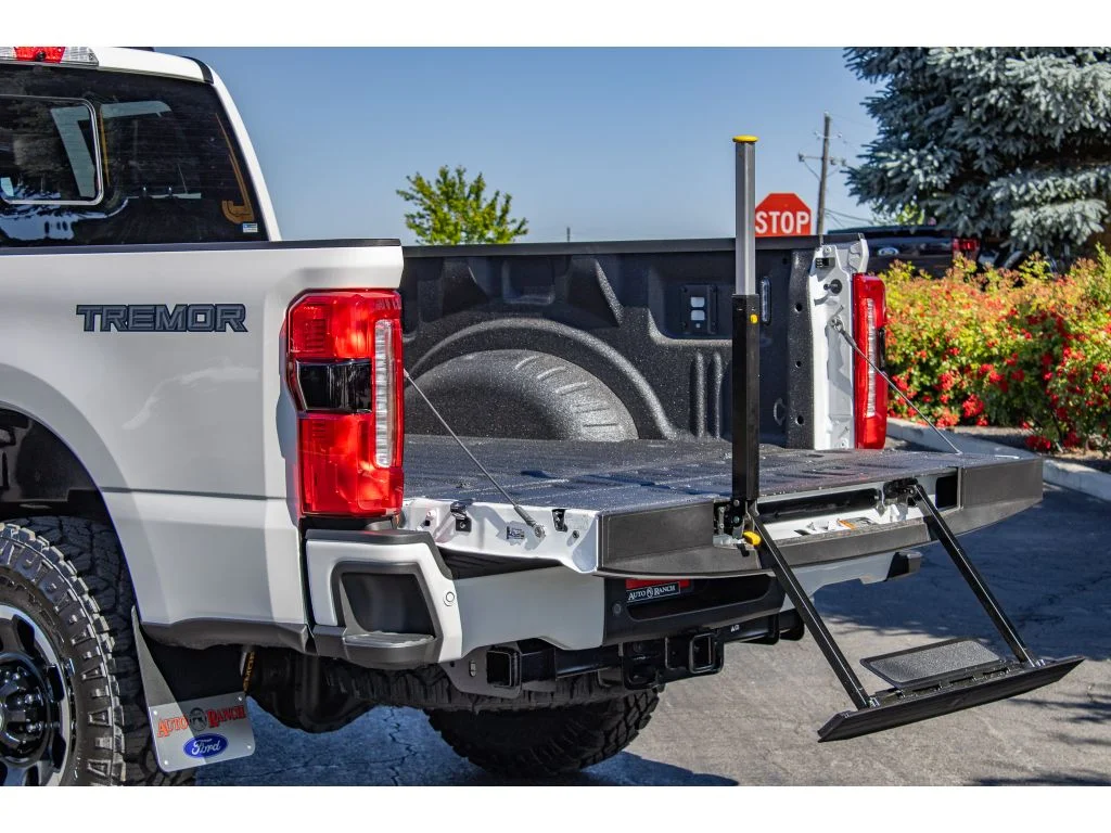 New 2026 Star White Metallic Tri-Coat Ford F-350® Lariat® image 14