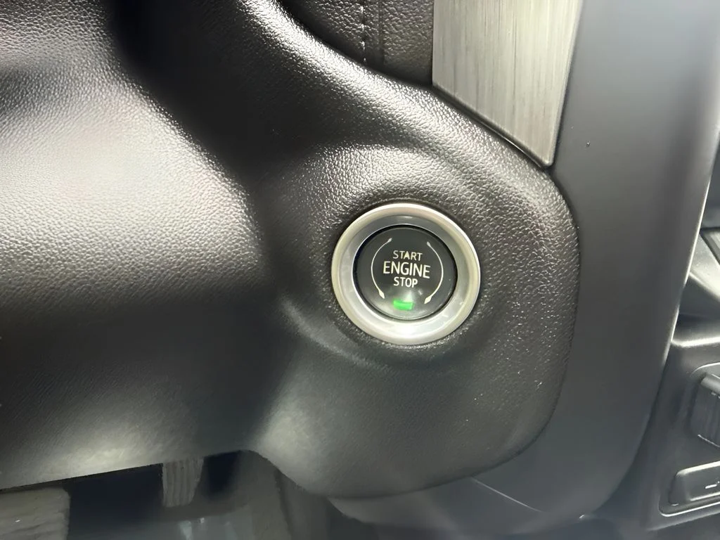 Used 2021 White GMC Denali image 14