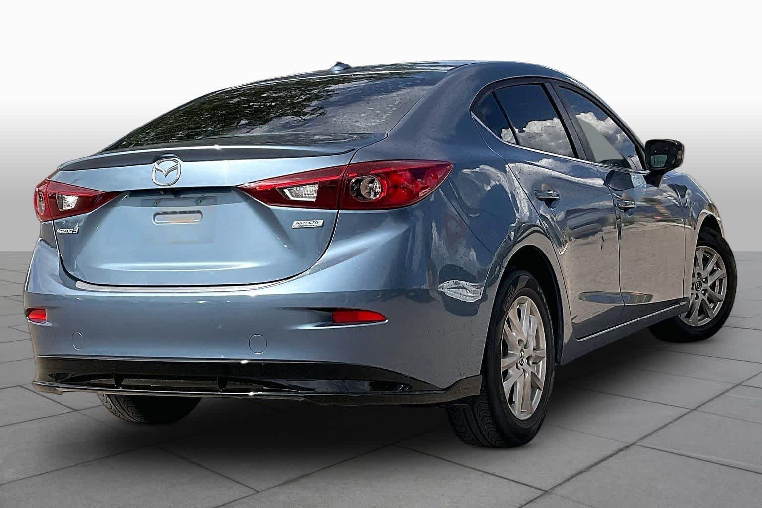 Used 2016 Blue Reflex Mica Mazda i Grand Touring image 12
