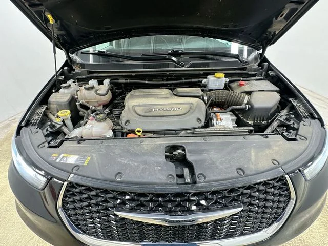 Used 2024 Black Chrysler Select image 18