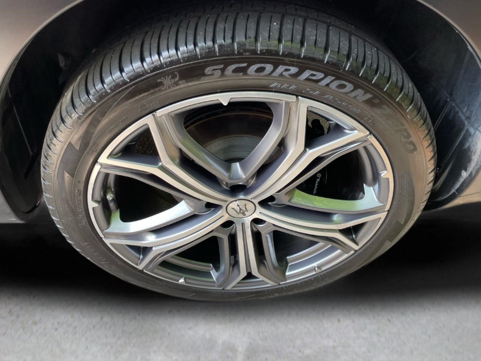 Used 2020  Maserati Base image 19