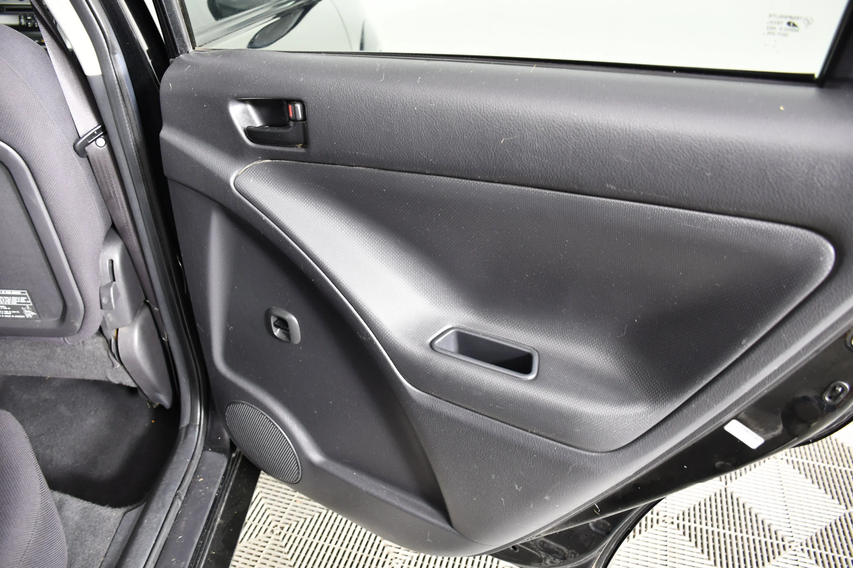 Used 2005 Abyss Black Pontiac Base image 37