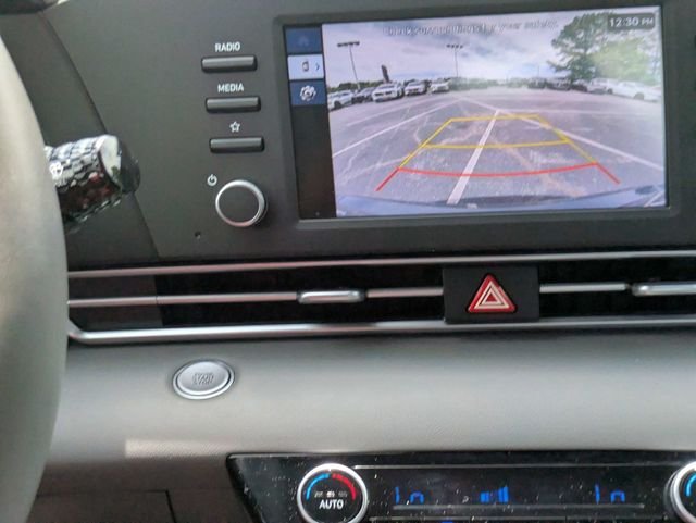Used 2025 Gray Hyundai SEL Sport image 21