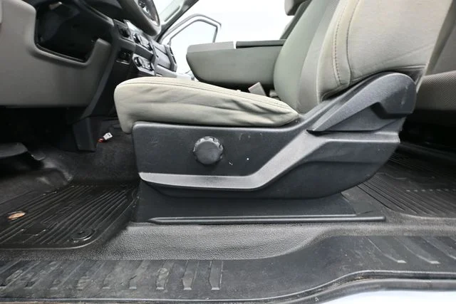 Used 2019 White Ford XL image 21