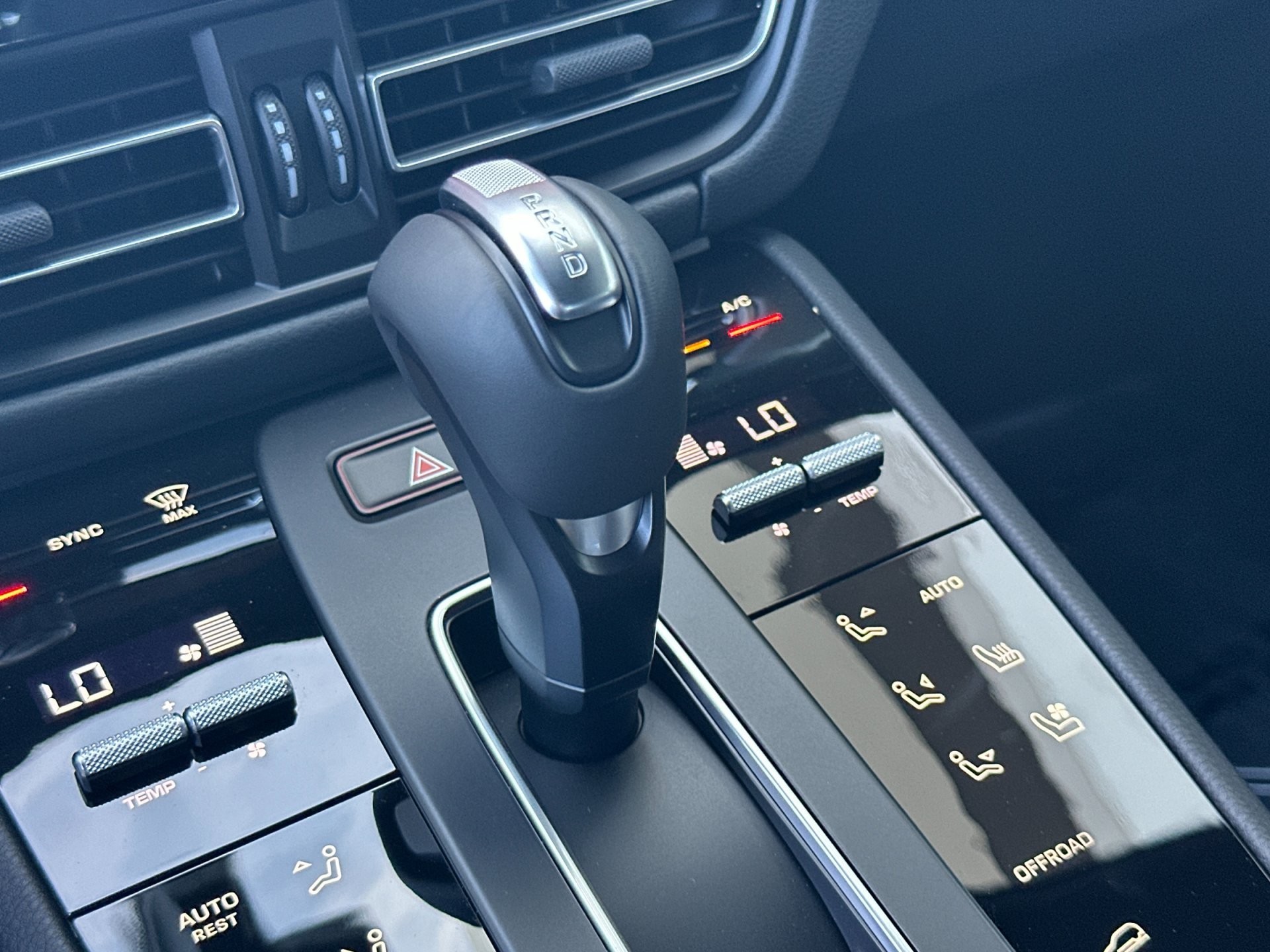 New 2026  Porsche Macan (AWD) image 21