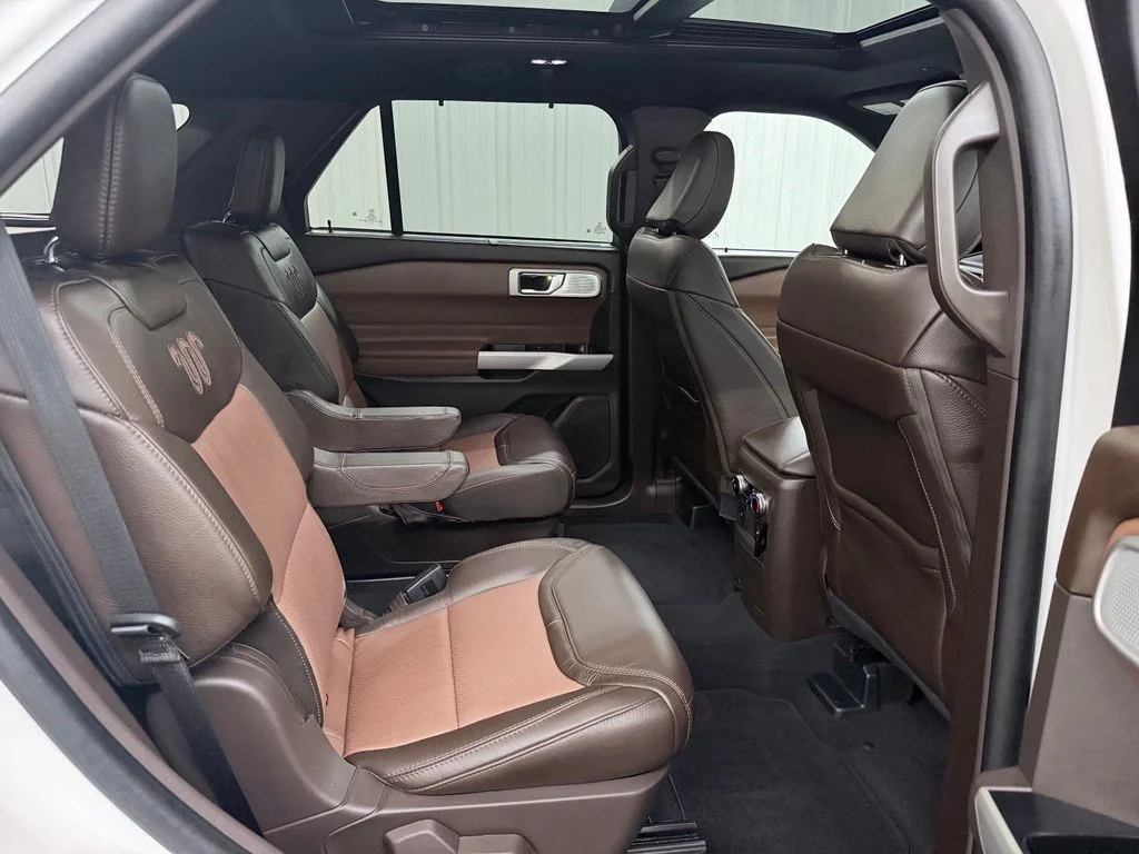 Used 2023 White Metallic Ford King Ranch image 41