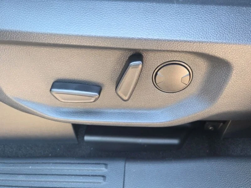 New 2026 Carbonized Gray Metallic Ford XLT image 27