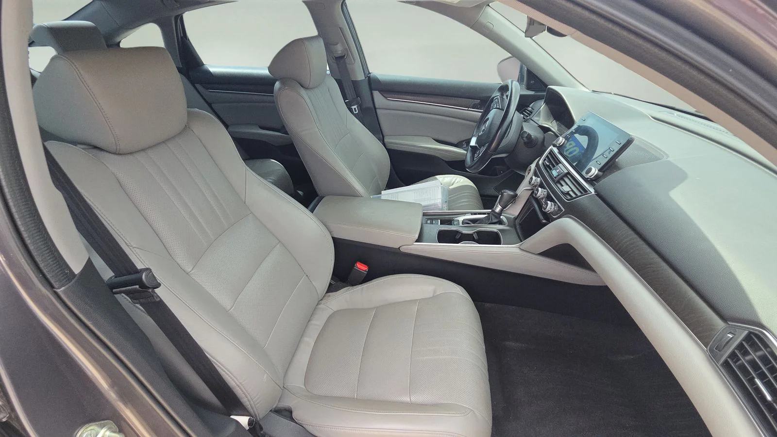 Used 2018 Gray Honda EX-L image 10