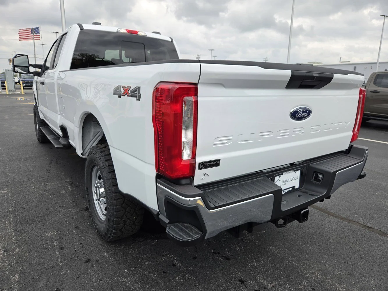 New 2026 Oxford White Ford XL image 5