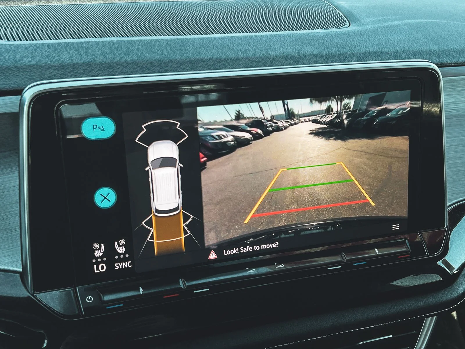 2024 Volkswagen Atlas Cross Sport SE w/Tech - Photo 22