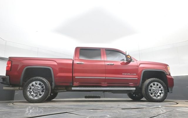 Used 2019 Red GMC Denali image 46