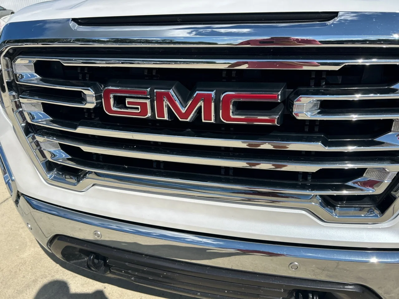 Used 2020 WHITE FROST TRICOAT GMC SLT image 9