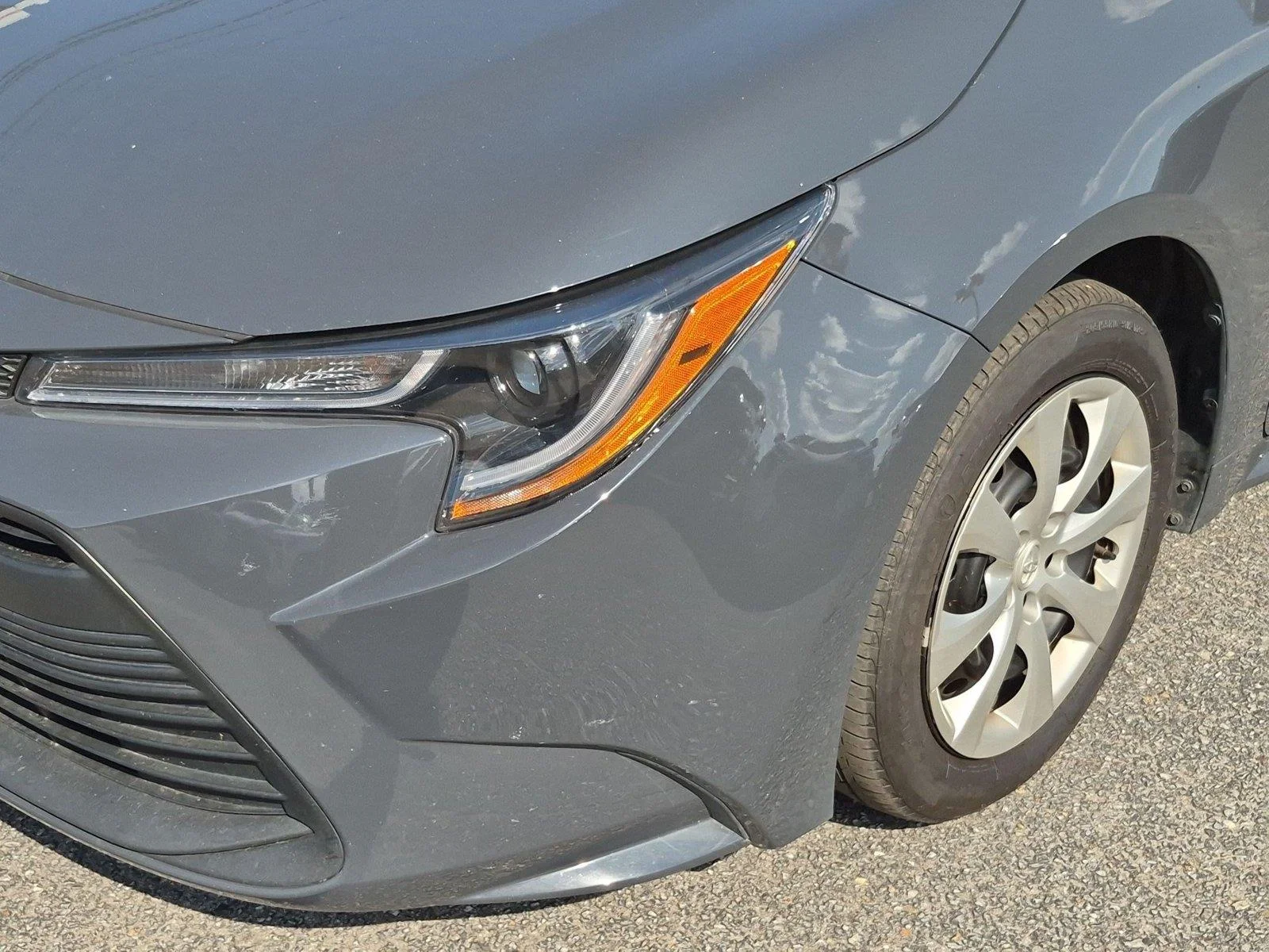Used 2025 Underground Toyota LE image 9
