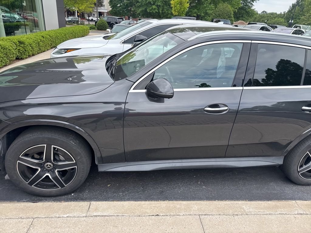 Used 2023 Graphite Gray Metallic Mercedes-Benz GLC 300 image 10